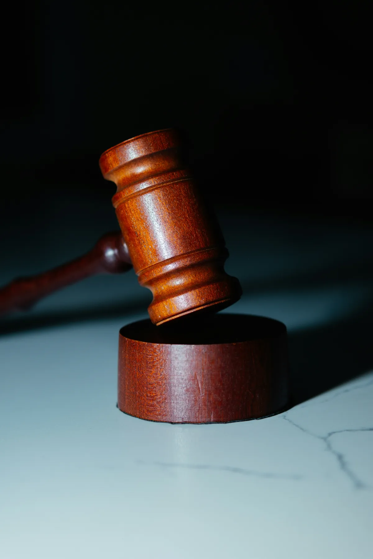Image of a gavel depicting the legally binding results of arbitration.