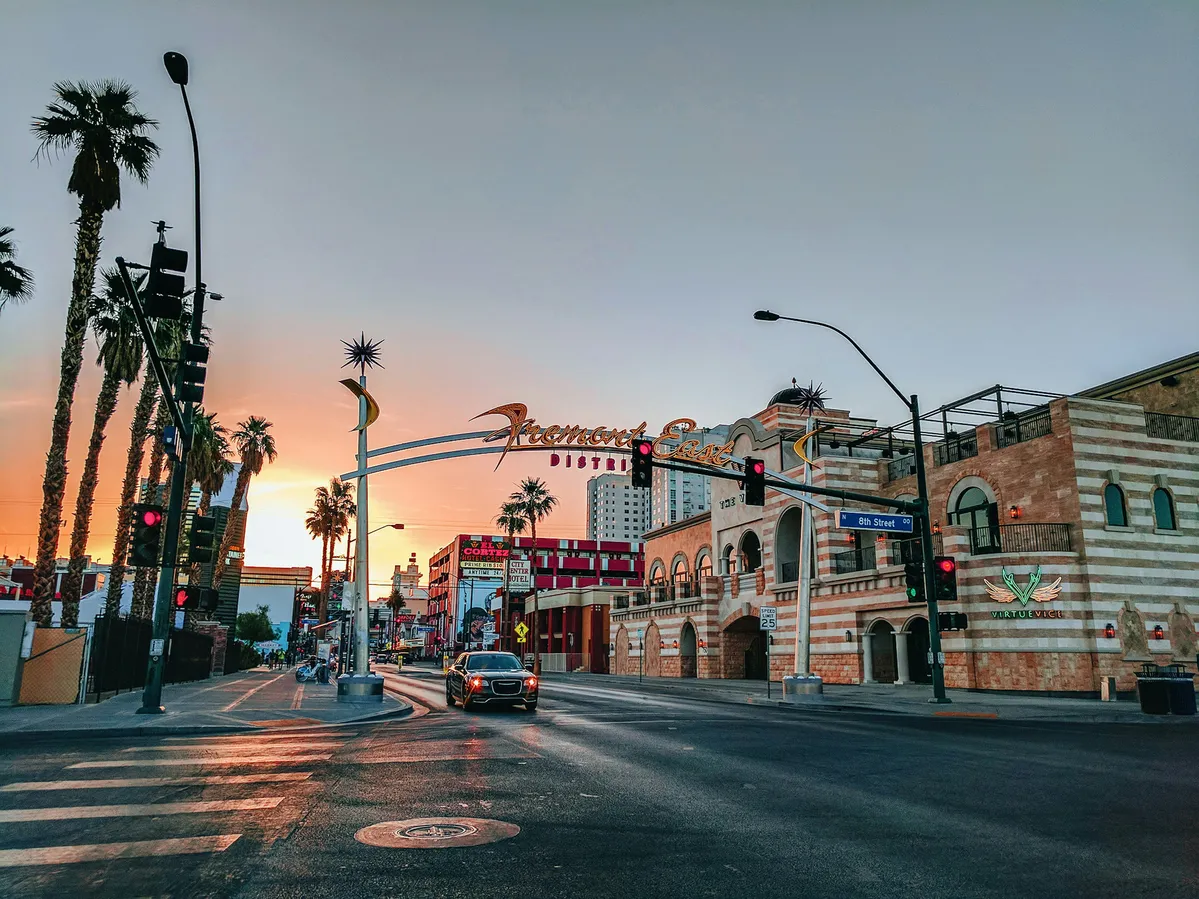 Image of an intersection in Las Vegas