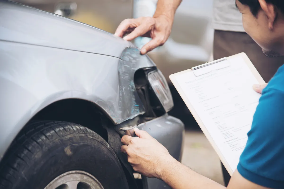How to Correctly Write a Car Accident Report Cover Image